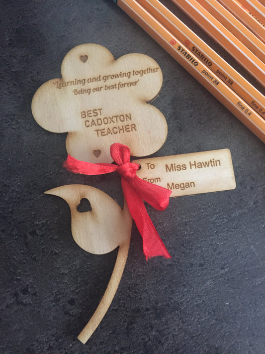 Personalised wooden flower with tag - Laser LLama Designs Ltd