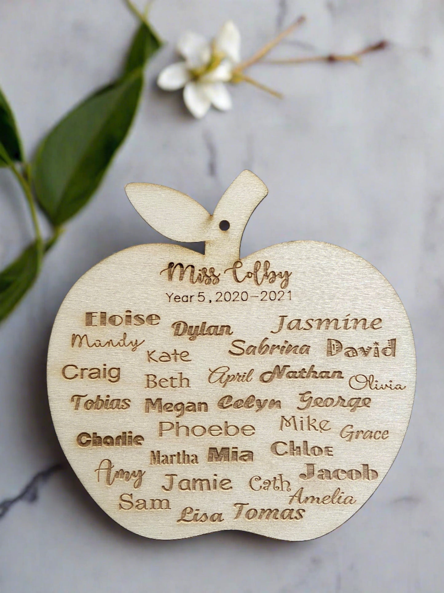 Wooden personalised teacher class apple plaque - Laser LLama Designs Ltd