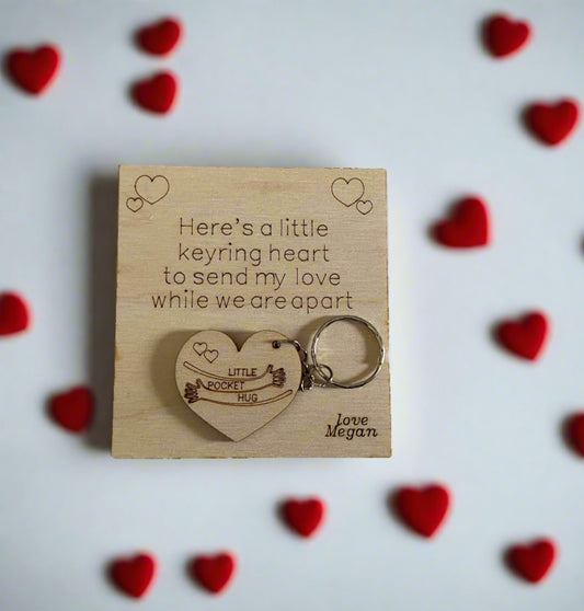 Wooden personalised card with heart keyring - Laser LLama Designs Ltd